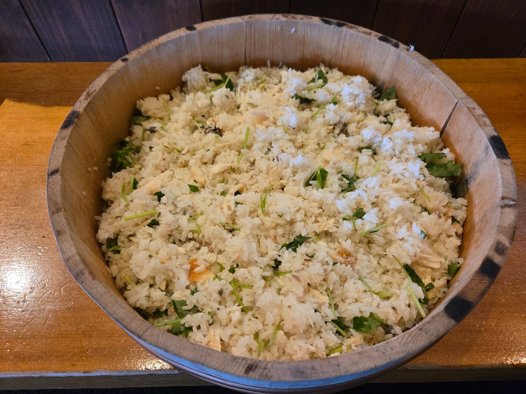 たいしょう気まぐれの炊き込みご飯です。