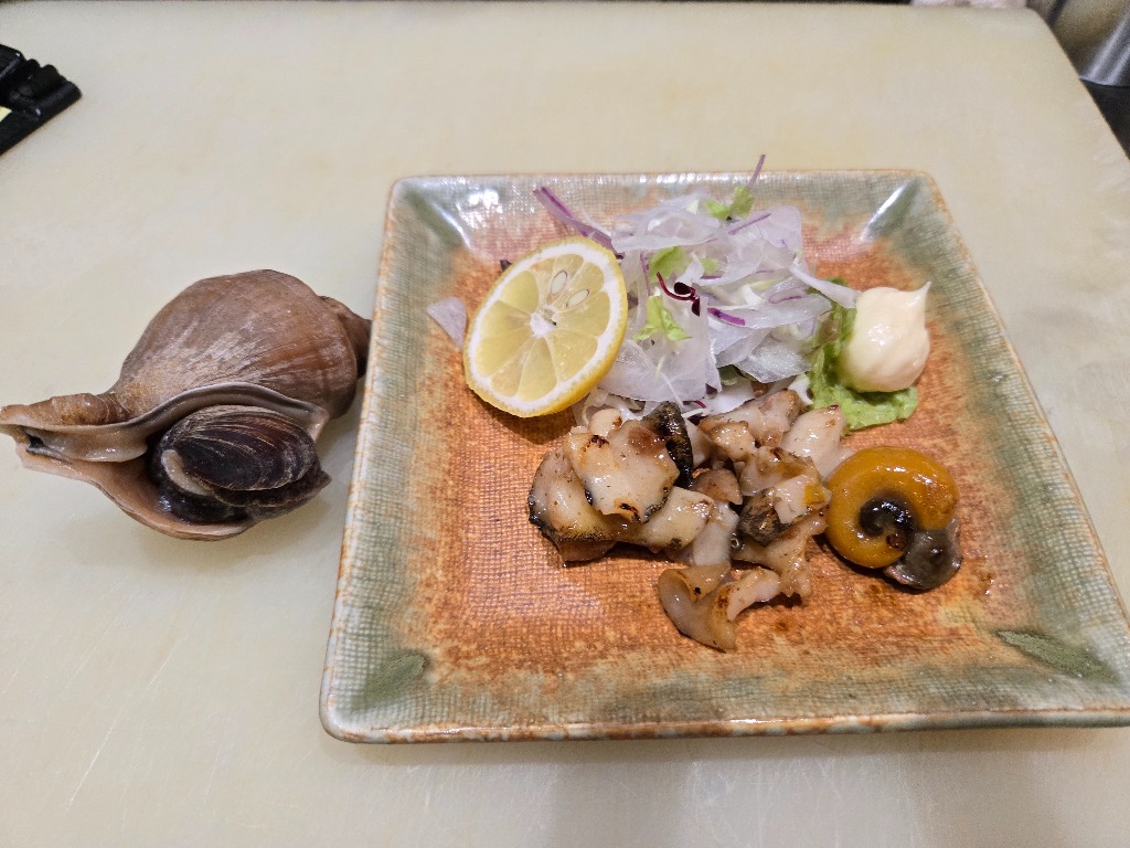 本日紹介はつぶ貝メニューです。